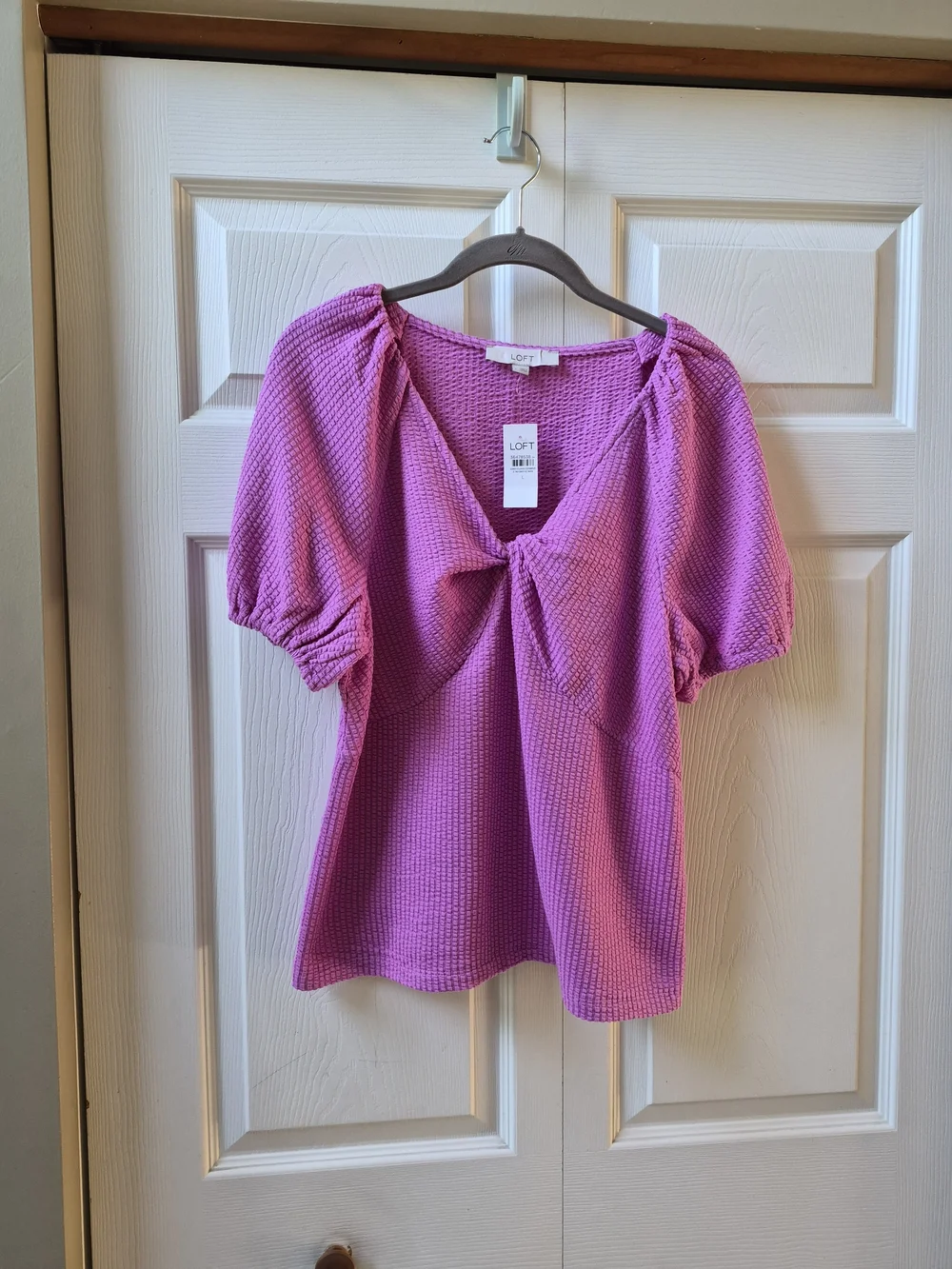 LOFT Fuchsia Knot-Front Puff Sleeve Top